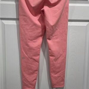 Alo High-Waisted M Pink Leggings - Comfy & Cute!
